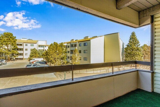 Building Photo - 6520 Delmonico Dr