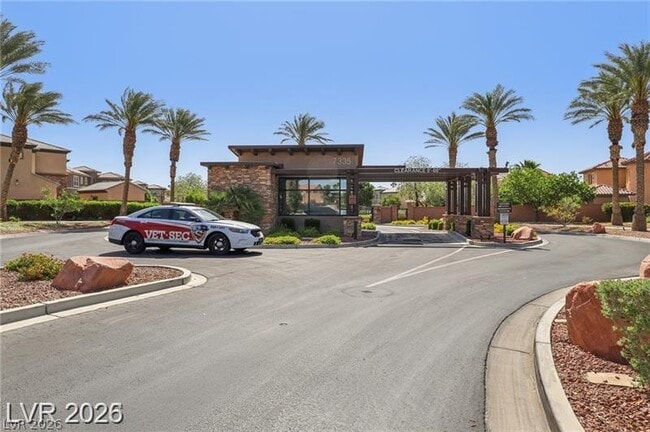 Building Photo - 8213 Bay Dunes St