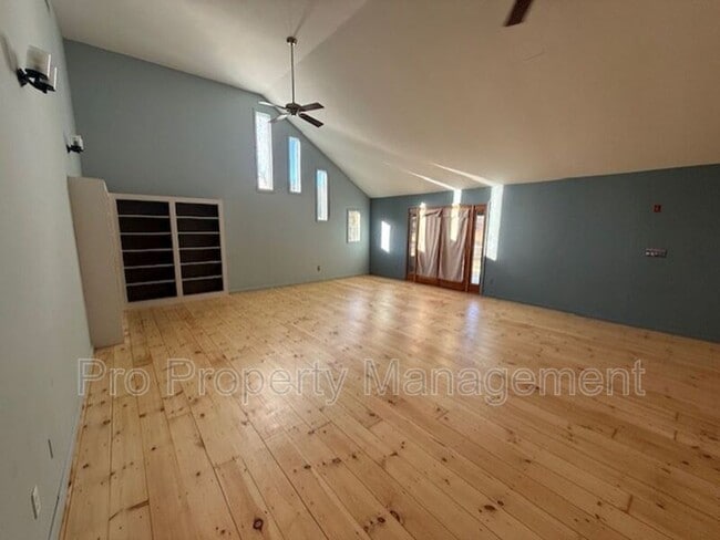 Building Photo - 500 Nonnewaug Rd