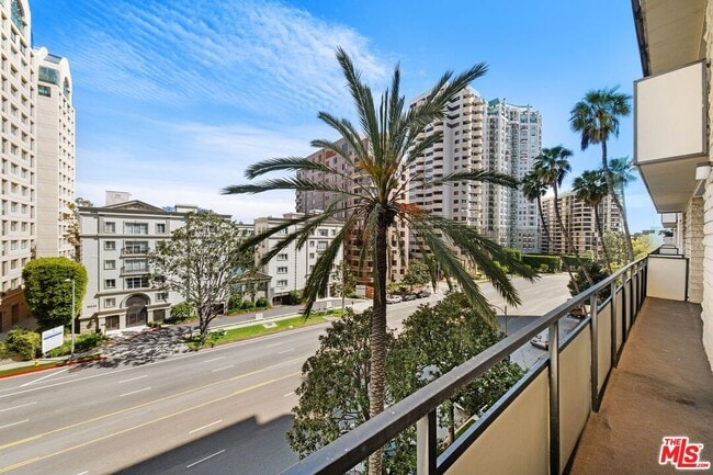 Building Photo - 10535 Wilshire Blvd