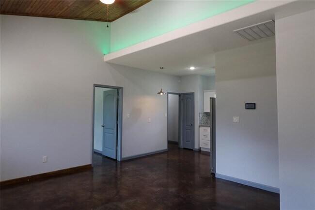 Building Photo - 8302 Park St