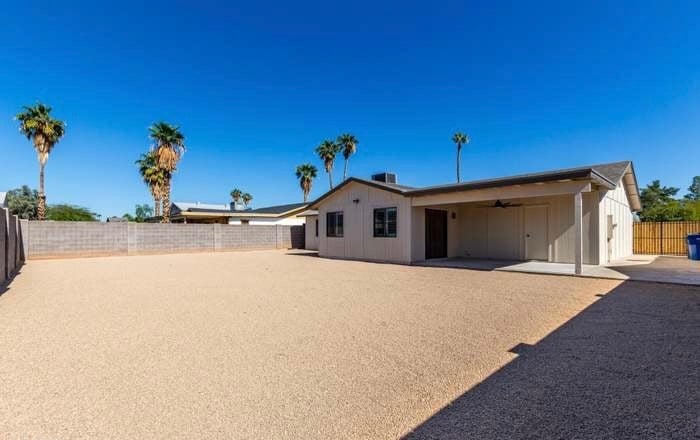 Building Photo - 2958 S El Paradiso