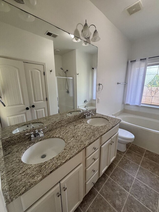 Building Photo - 3 Bed 2 Bath Home In Westover With A 2 Car Garage