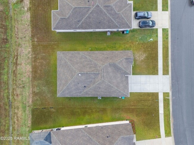 Building Photo - 102 Jubilation St