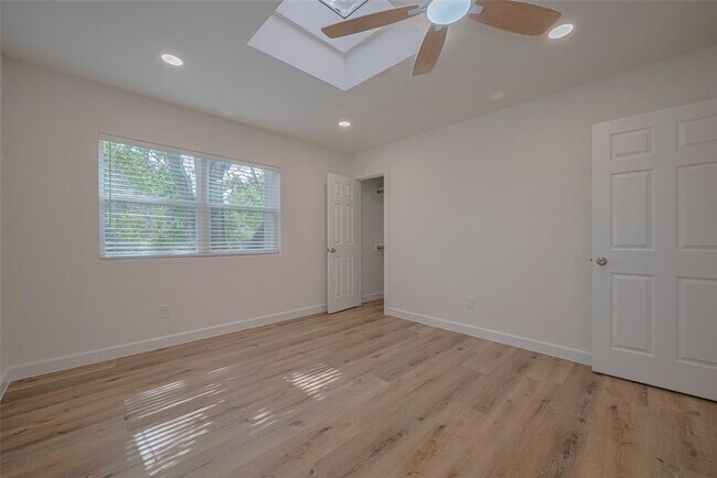 Building Photo - 1115 Augusta Dr