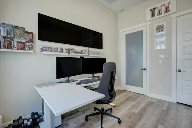 Building Photo - 3603 Kensington Gdns Ln