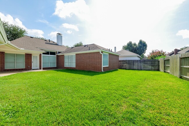 Building Photo - 1823 Brightlake Way