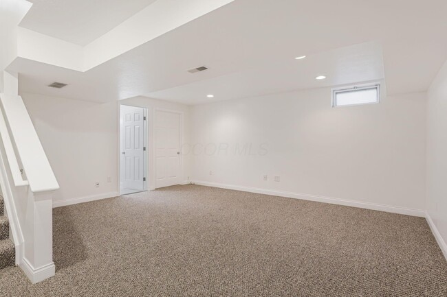 Building Photo - 319 W 2nd Ave