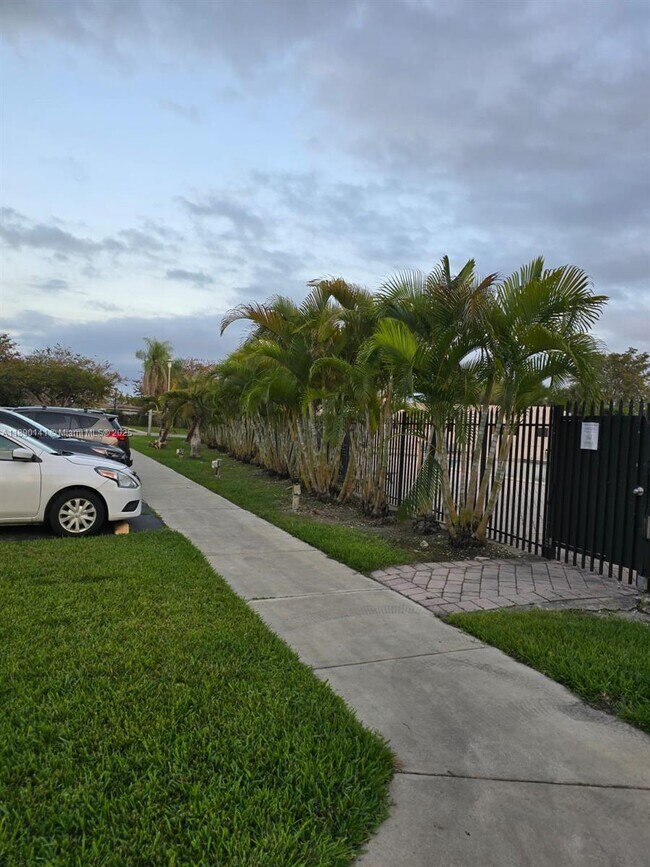 Building Photo - 8400 SW 133rd Avenue Rd