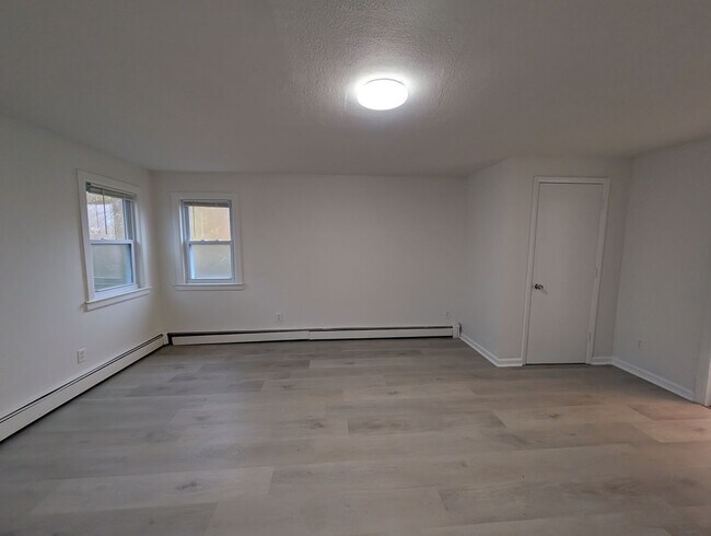 Building Photo - Stunning 3 bedroom 2 bathroom single family house available in Asbury Park!
