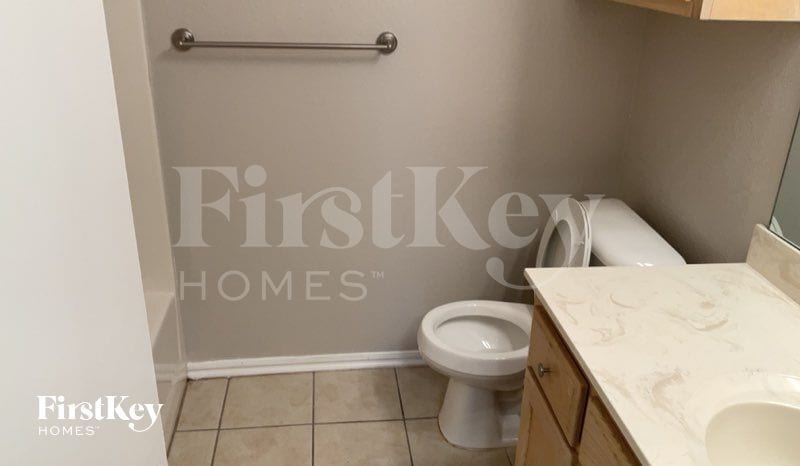 Building Photo - 1202 SW 23rd St