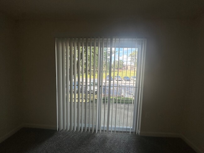 Building Photo - White Oak Garden Apartments