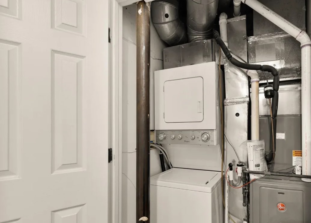 Building Photo - 1512 Park Rd NW