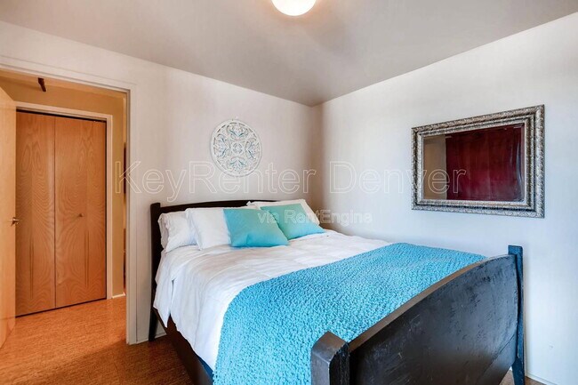 Building Photo - 3100 Huron St