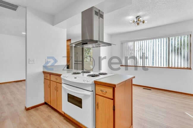 Building Photo - 264 Cervantes Cir