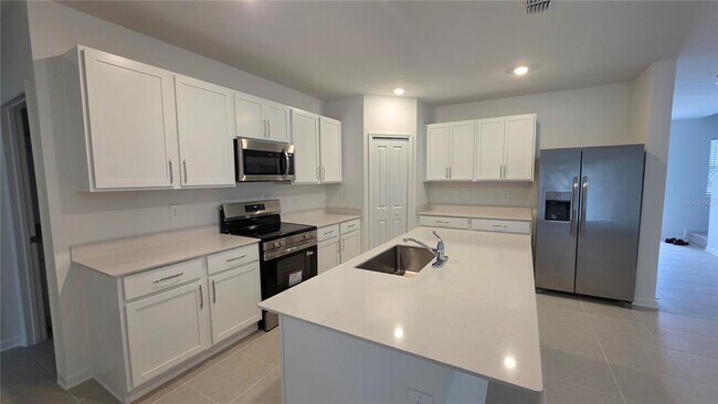 Building Photo - 3363 Alexander Dr