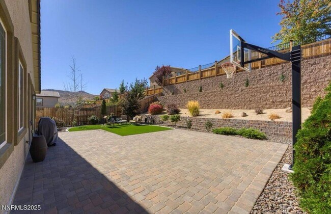 Building Photo - Charming 4 Bedroom Newer South Reno Home