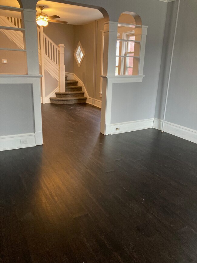 Building Photo - 2526 Derry St