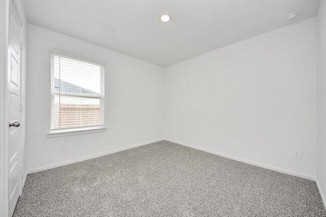 Building Photo - 342 Amy St