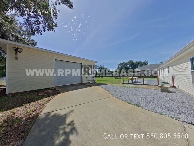 Building Photo - 2030 Vizcaya Dr