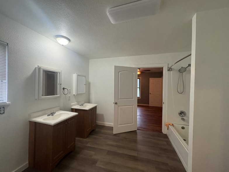 Building Photo - 2998 Co Rd 658