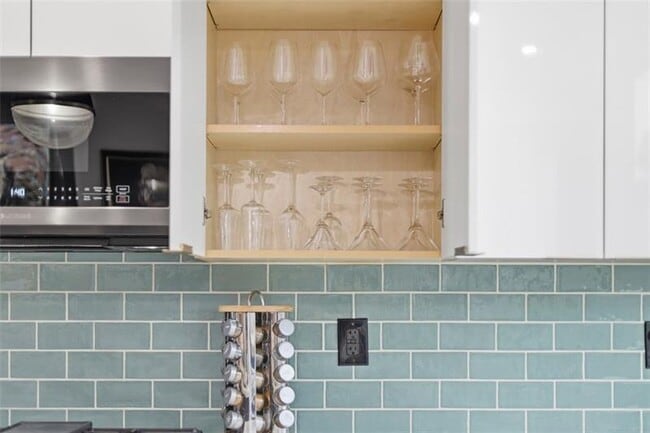 Building Photo - 5228 Dresden Wy