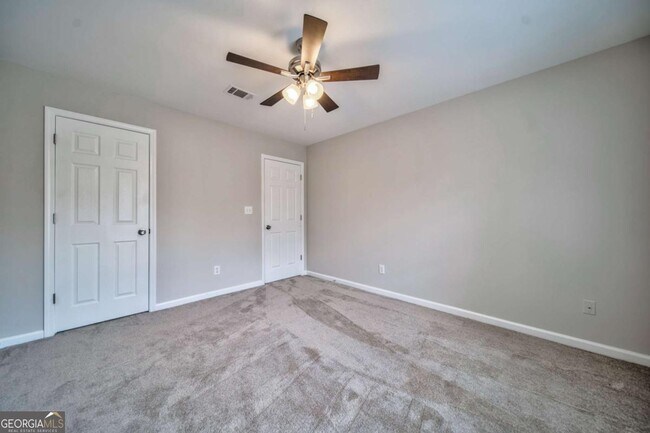 Building Photo - 2011 Town Lake Hills W