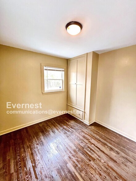 Building Photo - 3812 Drexel Dr