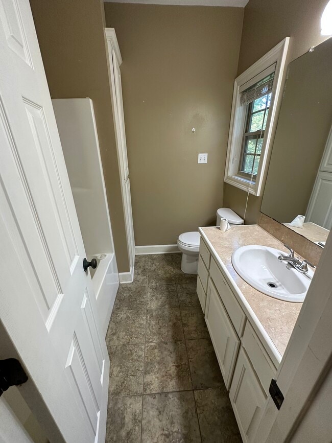 Building Photo - 1411 Caney Ln