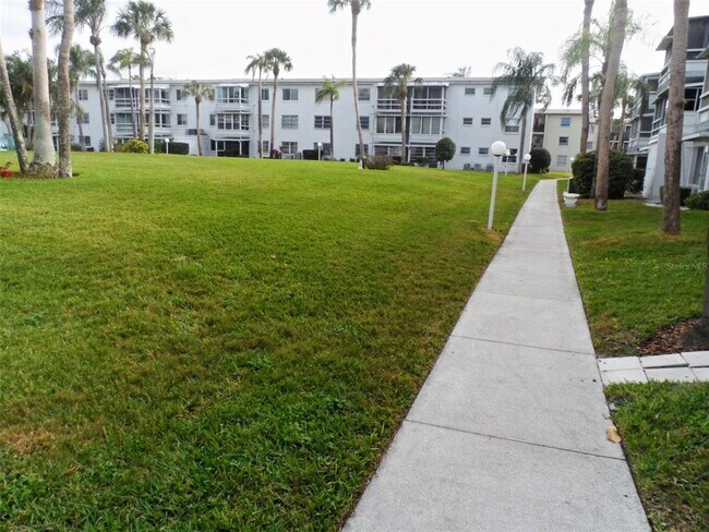 Building Photo - 2083 Canal Dr