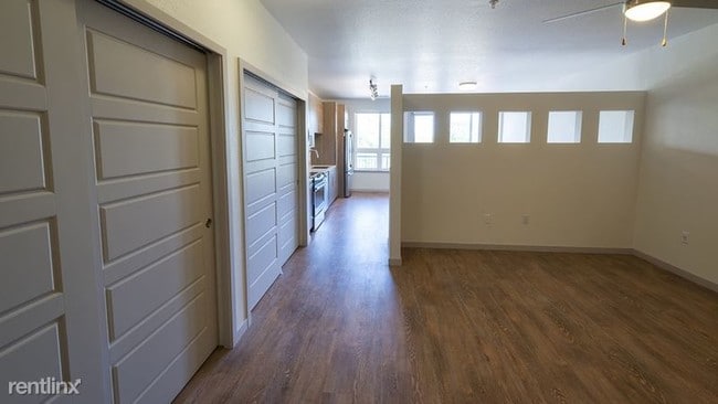 Building Photo - 1911 S Josephine St