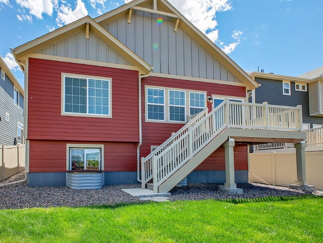 Building Photo - $3,295, 3 bed, 3 bath, located in Erie