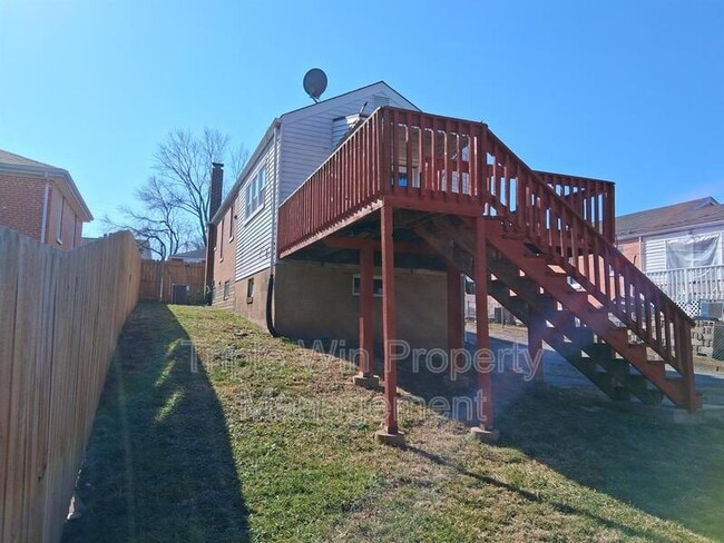 Building Photo - 313 Carthage Ave