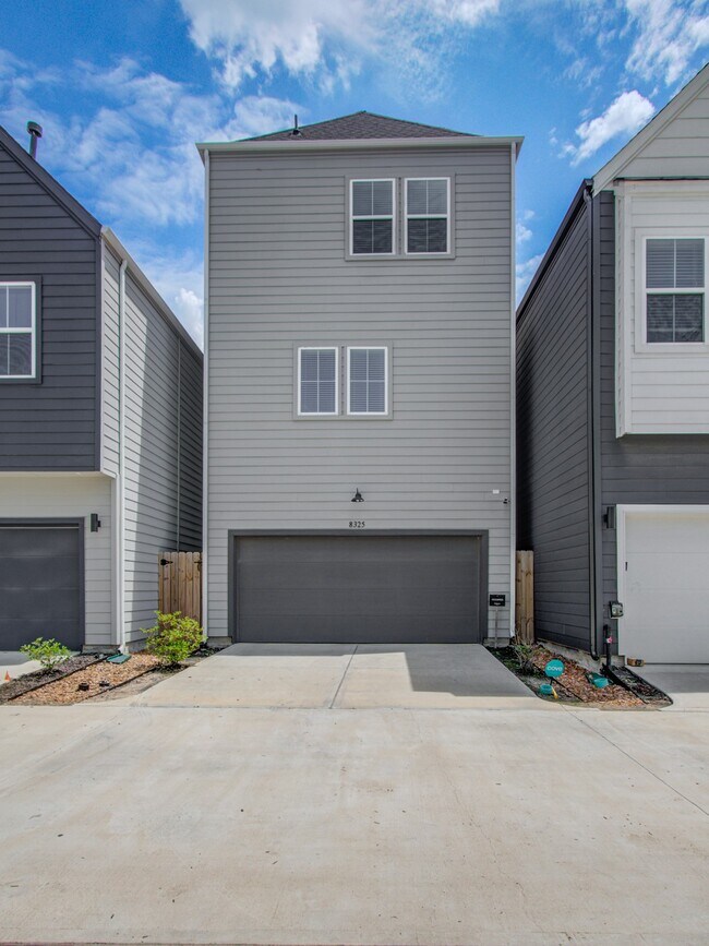 Building Photo - 8325 Springwood Crk Ln