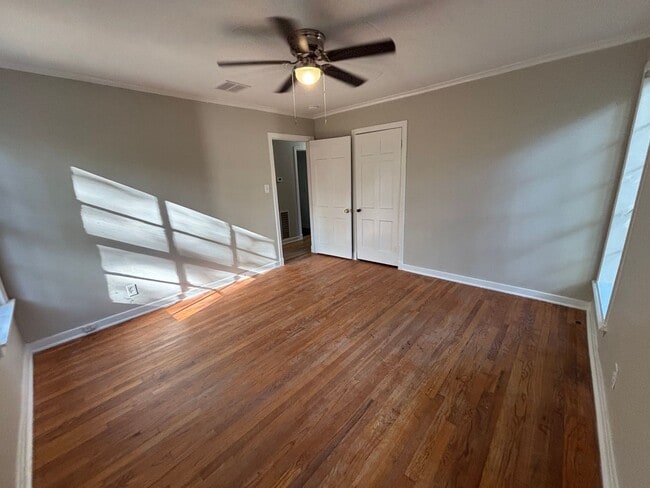 Building Photo - Charming Broadmoor Home