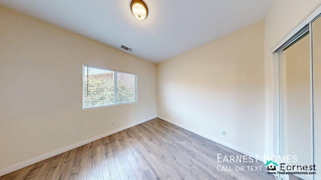 Building Photo - 20300 Vanowen St