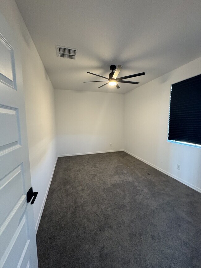 Building Photo - 12855 W Lamar Ct