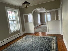 Building Photo - 115 Main St