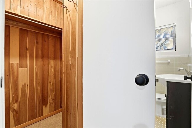 Building Photo - 1913 Baldwin Dr