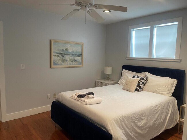 Building Photo - 701 S K St