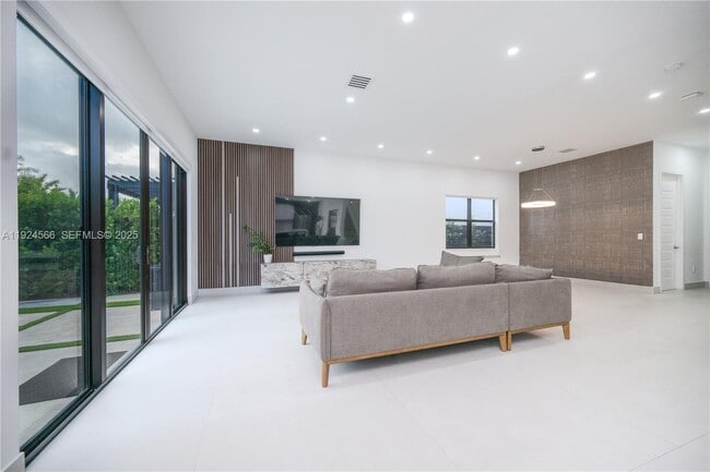 Building Photo - 8842 NW 161st Terrace