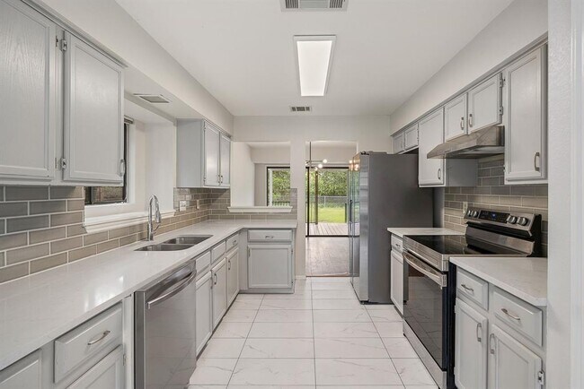 Building Photo - 8905 Bridgewood Trail