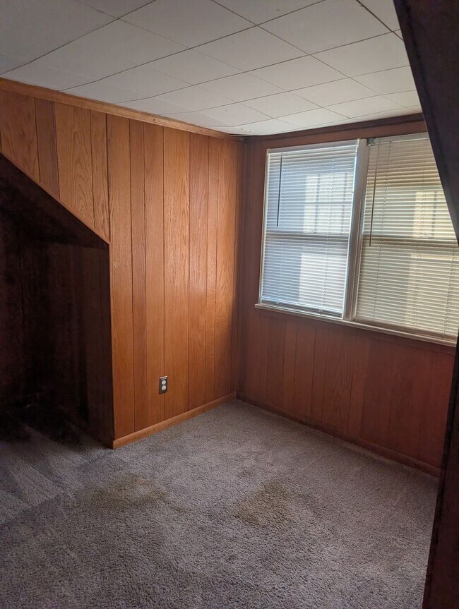 Building Photo - 4BD/2BA - University View - 1 car garage