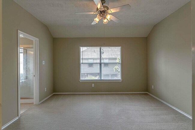 Building Photo - 19 Wickerdale Pl