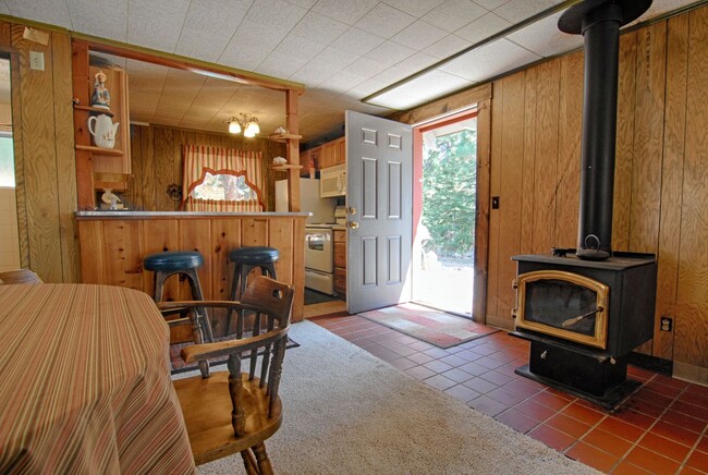 Building Photo - SKI LEASE: Tahoe Vista, Sleep 2-5, Wood Stove