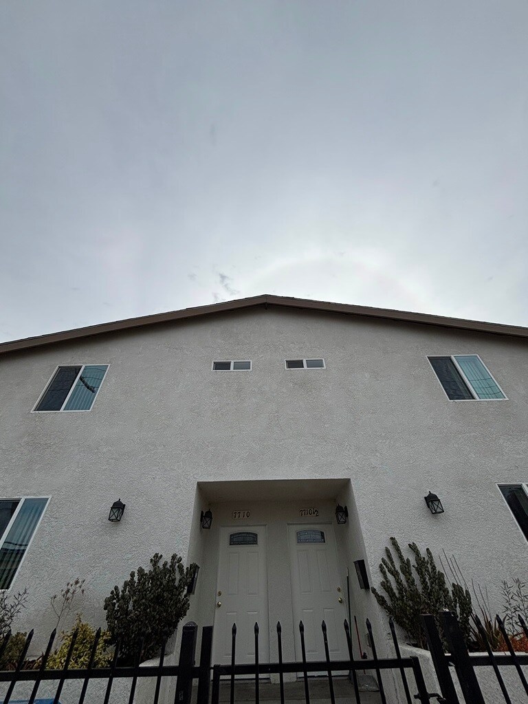 Building Photo - 7710 S Hoover St