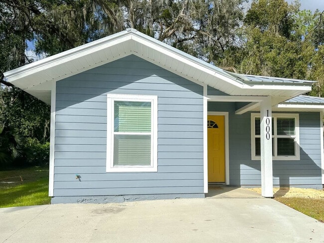 Building Photo - 1004 SE 7th Ave