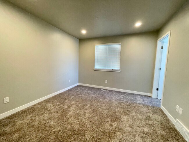 Building Photo - 12038 El Capitan Ln