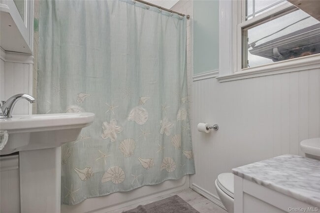 Building Photo - 96 Oregon St