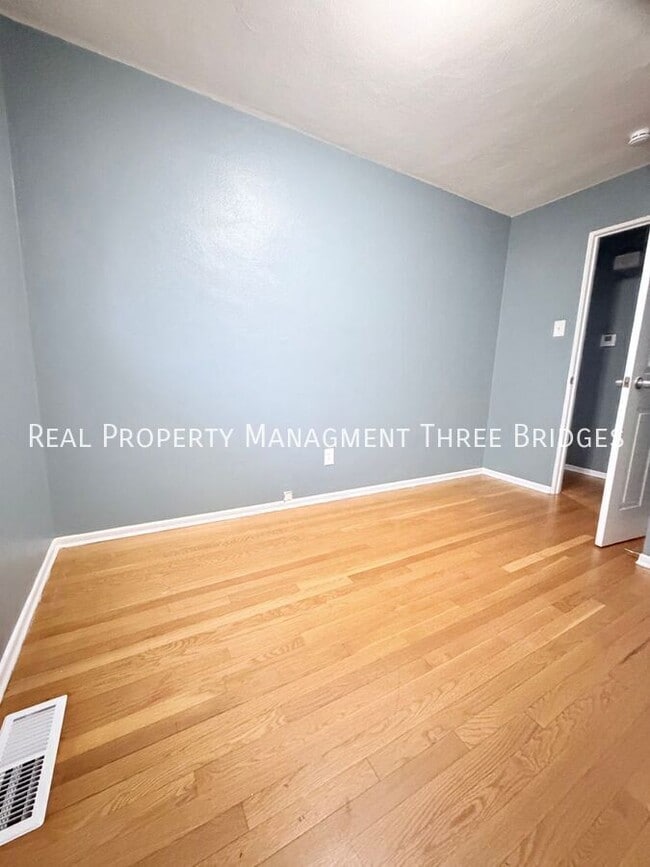 Building Photo - 7025 Richwood Ln